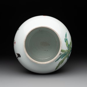 An extremely rare Chinese famille rose globular 'lady and boys' jar, Yongzheng — photo 6
