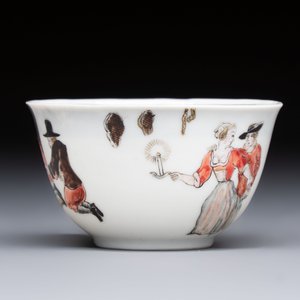 An extremely rare Chinese famille rose 'L'Apoticaire Charitable' cup and saucer, Yongzheng/Qianlong — 照片 5