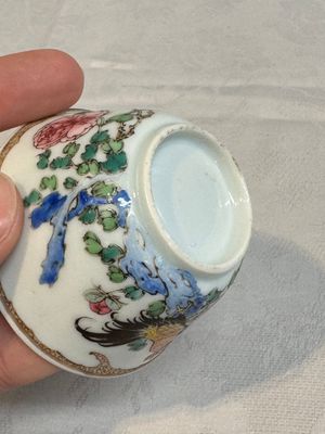 An extremely rare Chinese famille rose semi-eggshell 'rooster' cup, Baiyun Shanren 白雲山人 seal mark, Yongzheng — photo 8