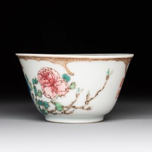 An extremely rare Chinese famille rose semi-eggshell 'rooster' cup, Baiyun Shanren 白雲山人 seal mark, Yongzheng — photo 4