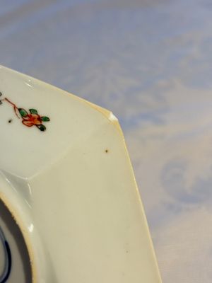 An extremely rare Chinese famille verte 'G' marked octagonal cup and saucer, Kangxi — photo 16