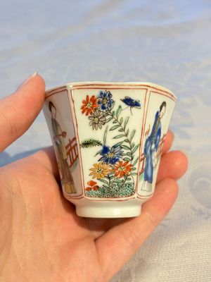 An extremely rare Chinese famille verte 'G' marked octagonal cup and saucer, Kangxi — photo 5