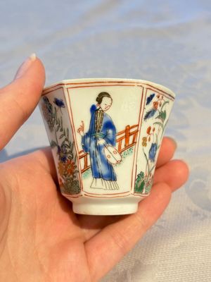 An extremely rare Chinese famille verte 'G' marked octagonal cup and saucer, Kangxi — photo 6