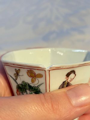 An extremely rare Chinese famille verte 'G' marked octagonal cup and saucer, Kangxi — photo 9