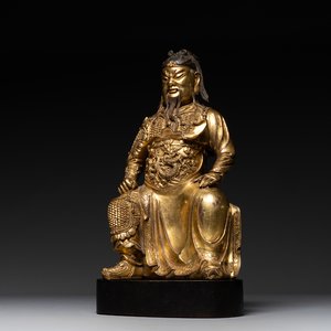 An extremely rare Chinese gilt bronze figure of Guandi, Ming — foto 1