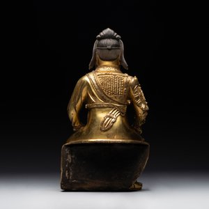 An extremely rare Chinese gilt bronze figure of Guandi, Ming — foto 11