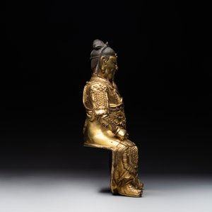 An extremely rare Chinese gilt bronze figure of Guandi, Ming — foto 12