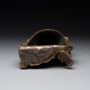 An extremely rare Chinese gilt bronze figure of Guandi, Ming — foto 14