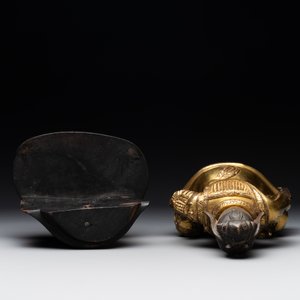An extremely rare Chinese gilt bronze figure of Guandi, Ming — foto 15