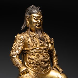 An extremely rare Chinese gilt bronze figure of Guandi, Ming — foto 5