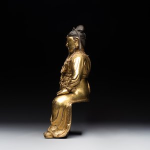 An extremely rare Chinese gilt bronze figure of Guandi, Ming — foto 10