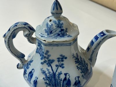 An extremely rare Dutch Delft blue and white five-piece tea service, 18th C. — photo 7