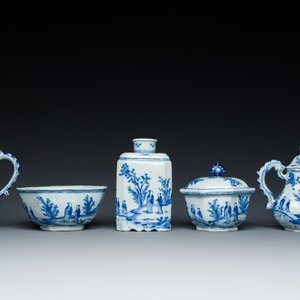 An extremely rare Dutch Delft blue and white five-piece tea service, 18th C. — photo 4