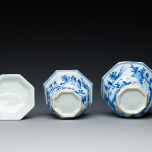 An extremely rare Dutch Delft blue and white five-piece tea service, 18th C. — photo 10
