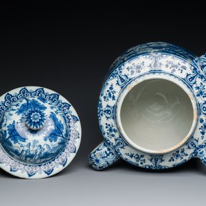 An extremely rare Dutch Delft blue and white posset pot, early 18th C. — 照片 7