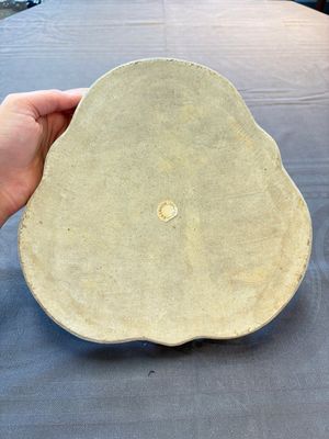 An extremely rare inscribed Chinese Canton famille rose trefoil tray, Qing, dated 1879 — foto 6
