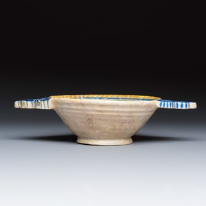 An extremely rare maiolica porringer with the portrait of a queen or goddess — photo 4