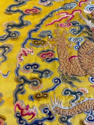 An imperial Chinese embroidered silk gold-thread yellow-ground cushion cover, 19th C. — 照片 12