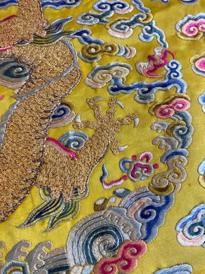 An imperial Chinese embroidered silk gold-thread yellow-ground cushion cover, 19th C. — 照片 14