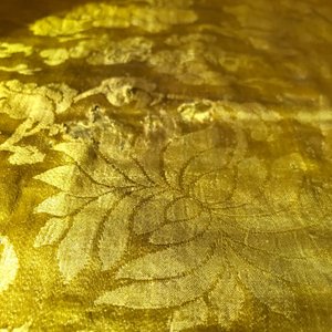 An imperial Chinese embroidered silk gold-thread yellow ground cushion cover, 19th C. — photo 19
