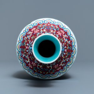 An imperial Chinese famille rose 'dragon boat festival' vase, Jiaqing mark and of the period — photo 6