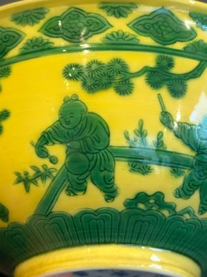 An imperial Chinese green-enamelled yellow-ground 'playing boys' bowl, Yongzheng mark and of the period — photo 17