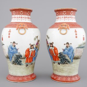 An important and fine pair of republic Chinese famille rose porcelain vases, first half of the 20th C. — photo 4