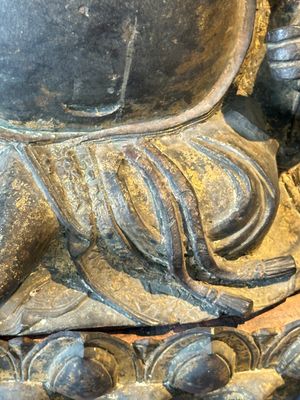 An important and large Chinese gilt bronze Buddha on a lotus throne, Ming — photo 11