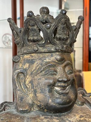 An important and large Chinese gilt bronze Buddha on a lotus throne, Ming — photo 6