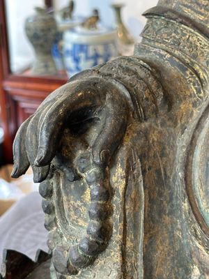 An important and large Chinese gilt bronze Buddha on a lotus throne, Ming — photo 7