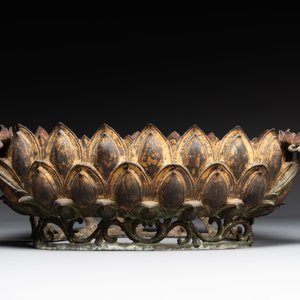 An important and large Chinese gilt bronze Buddha on a lotus throne, Ming — photo 10