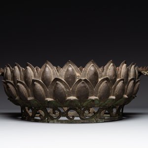 An important and large Chinese gilt bronze Buddha on a lotus throne, Ming — photo 12