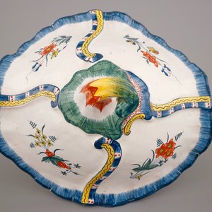 An important Brussels faience soup tureen, 18th C. — 照片 4