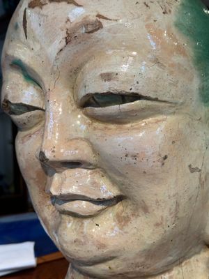 An imposing Chinese sancai glazed stoneware head of a monk, Yuan/Ming — 照片 7