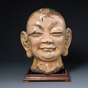 An imposing Chinese sancai glazed stoneware head of a monk, Yuan/Ming — 照片 2
