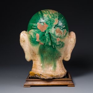 An imposing Chinese sancai glazed stoneware head of a monk, Yuan/Ming — 照片 4