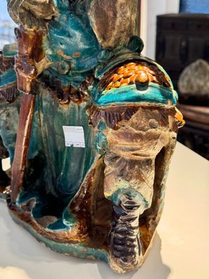 An impressive and fine Chinese sancai-glazed biscuit Guandi, Ming, 17th C. — photo 15