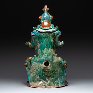 An impressive and fine Chinese sancai-glazed biscuit Guandi, Ming, 17th C. — photo 3