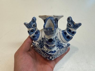 An impressive blue and white Dutch Delft seven-part tulip vase, 19th C. — photo 1