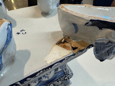 An impressive blue and white Dutch Delft seven-part tulip vase, 19th C. — photo 11