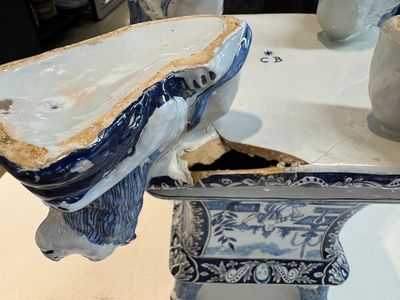 An impressive blue and white Dutch Delft seven-part tulip vase, 19th C. — photo 12