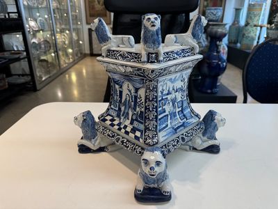 An impressive blue and white Dutch Delft seven-part tulip vase, 19th C. — photo 10