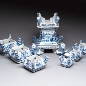 An impressive blue and white Dutch Delft seven-part tulip vase, 19th C. — photo 5