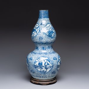 An impressive Chinese blue and white 'Eight Immortals' double gourd vase, Jiajing/Wanli — photo 2