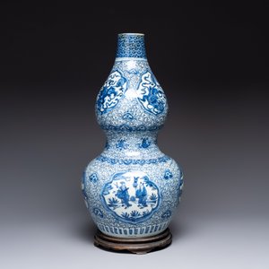 An impressive Chinese blue and white 'Eight Immortals' double gourd vase, Jiajing/Wanli — photo 4