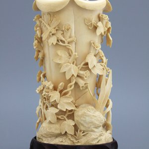 An impressive Chinese carved ivory flower pot or brush pot, 18/19th C. — photo 1