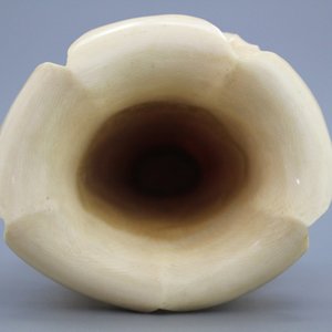 An impressive Chinese carved ivory flower pot or brush pot, 18/19th C. — photo 2
