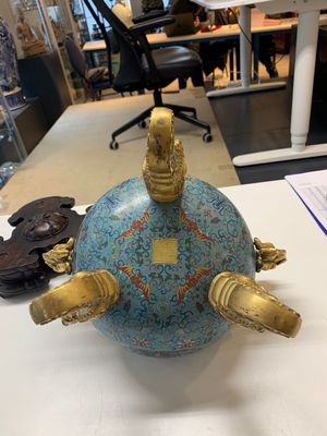 An impressive Chinese cloisonné 'dragon' censer and cover on wooden stand, Qianlong mark and of the period — photo 9
