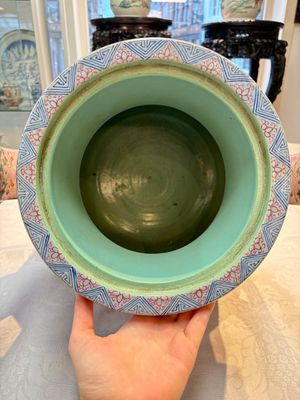 An impressive Chinese famille rose 'Bajixiang and Lotus Scroll' tripod censer with a wooden cover, Jiaqing mark and of the period — photo 6