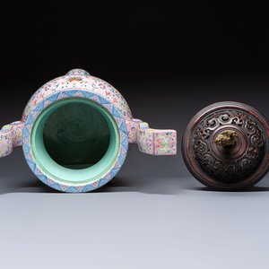 An impressive Chinese famille rose 'Bajixiang and Lotus Scroll' tripod censer with a wooden cover, Jiaqing mark and of the period — photo 7